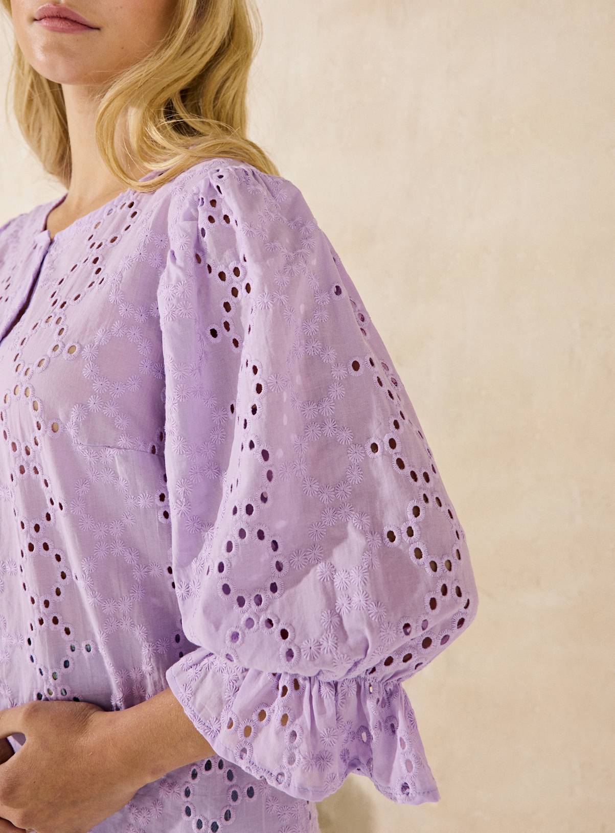 EVERBELLE Lilac Button Through Broderie Blouse 10 - Image 3