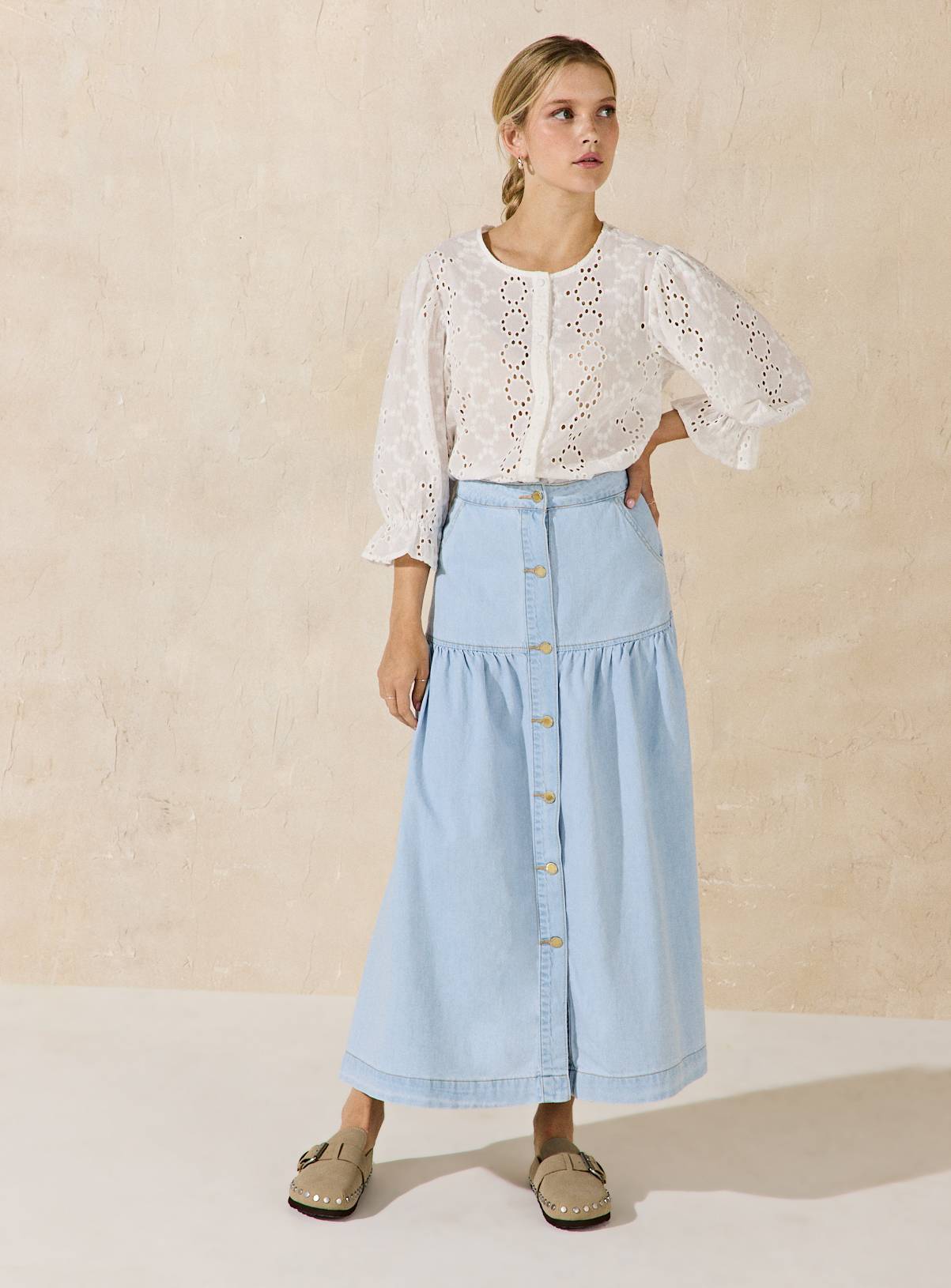 EVERBELLE White Button Through Broderie Blouse 10 - Image 2