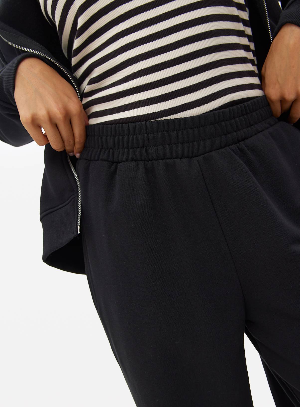 Black Balloon Leg Joggers  XS - Image 3