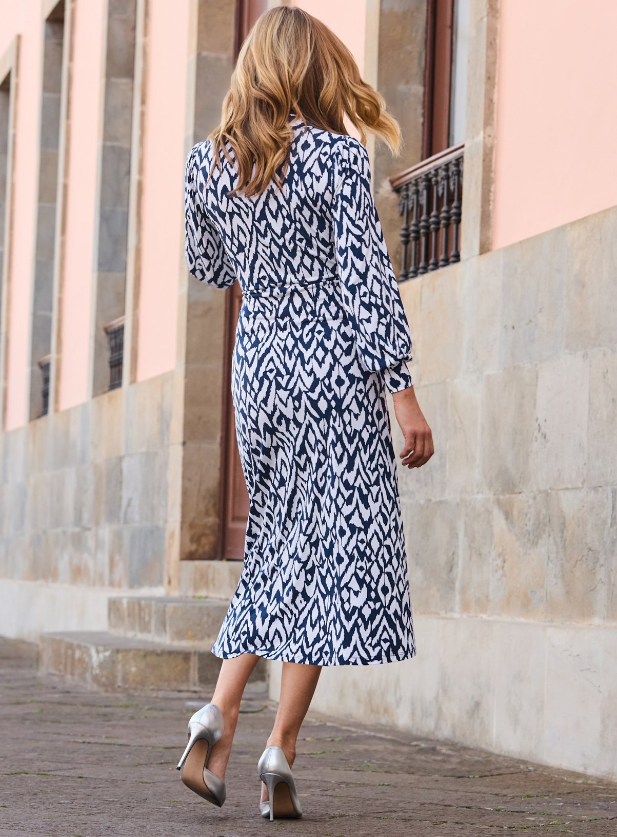 SOSANDAR Blue & White Aztec Print Twist Front Dress 14 - Image 4 thumbnail