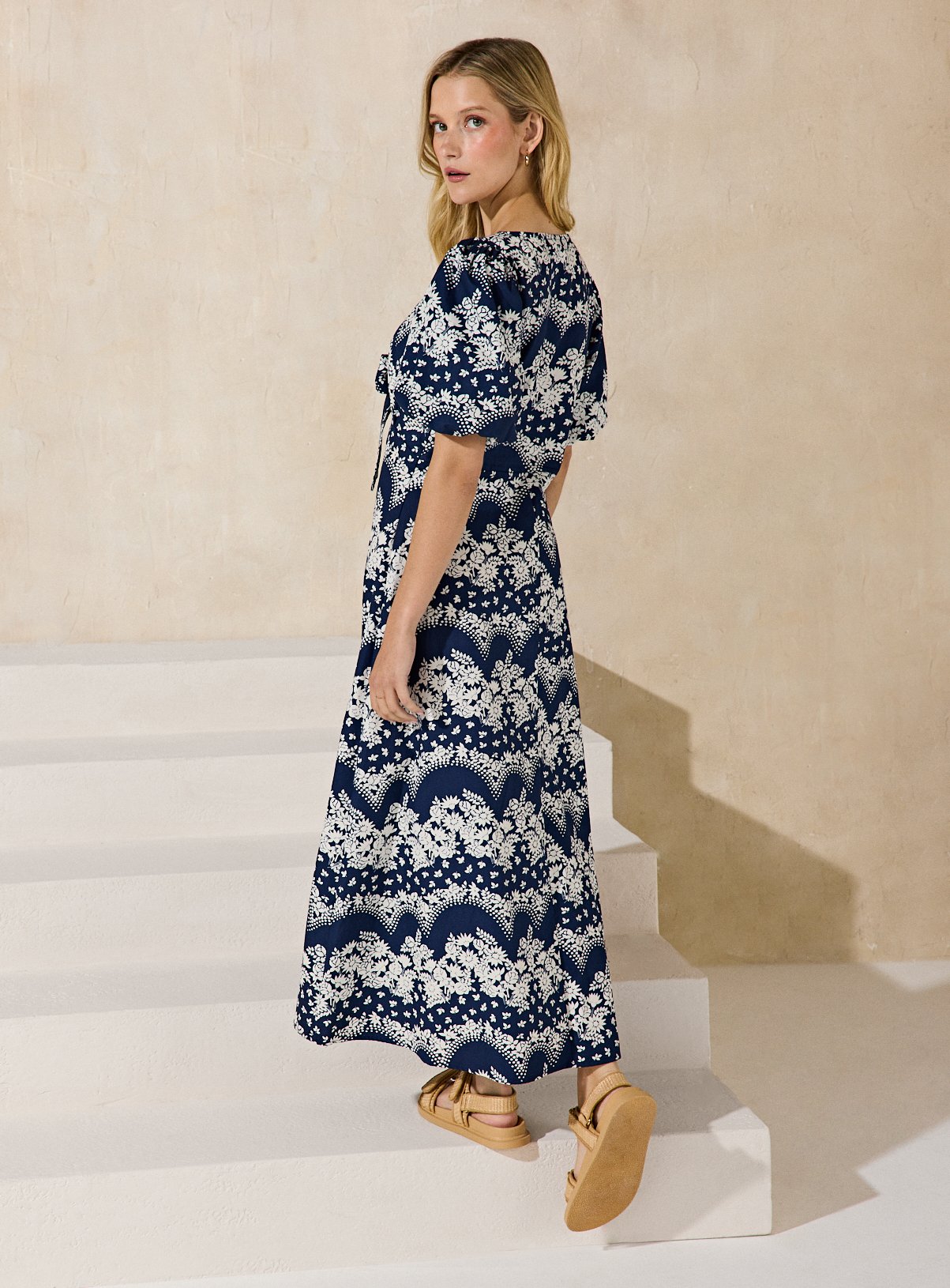 EVERBELLE Navy Printed Tie-Front Maxi Dress 14 - Image 4 thumbnail