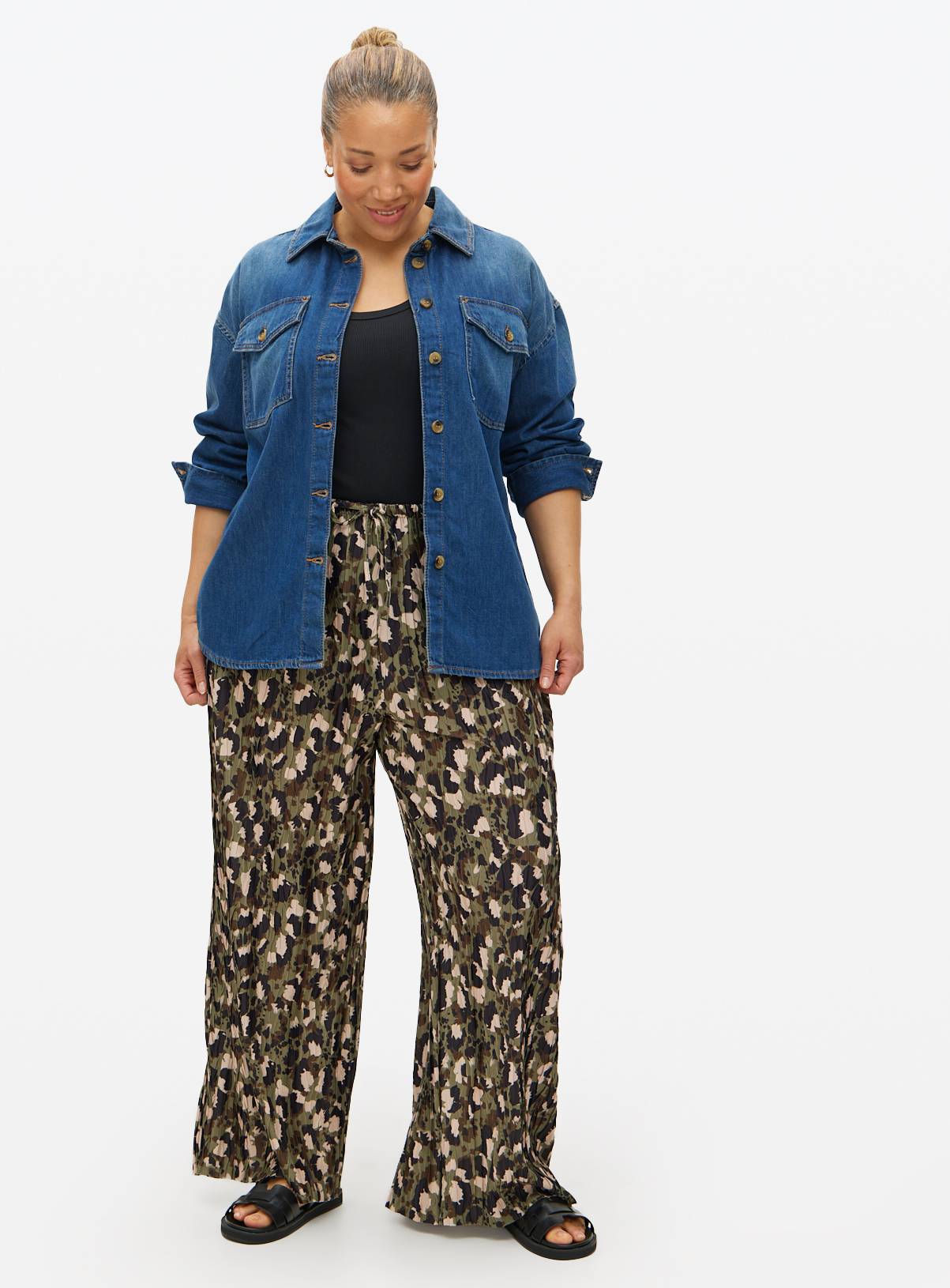 Green Blurred Animal Print Wide Leg Plisse Trousers 16 - Image 3
