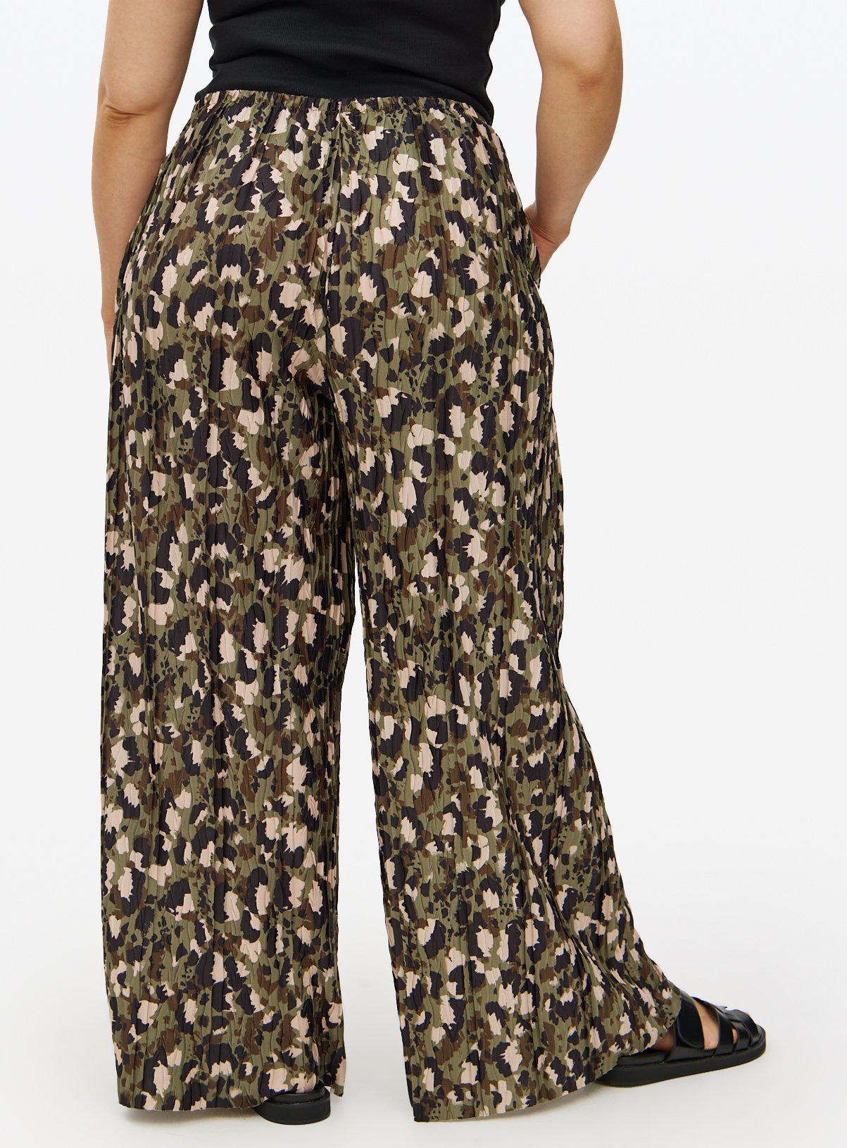 Green Blurred Animal Print Wide Leg Plisse Trousers 16 - Image 4 thumbnail