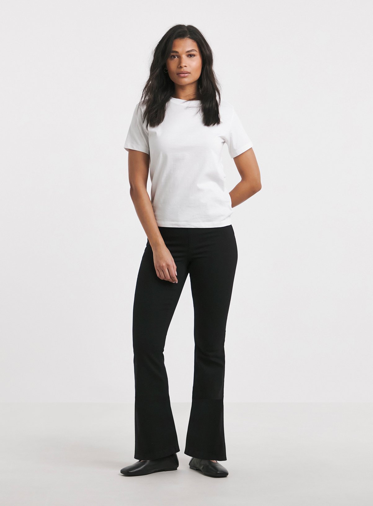 SIMPLY BE Flared Pull On Jegging Black 12S - Image 3 thumbnail