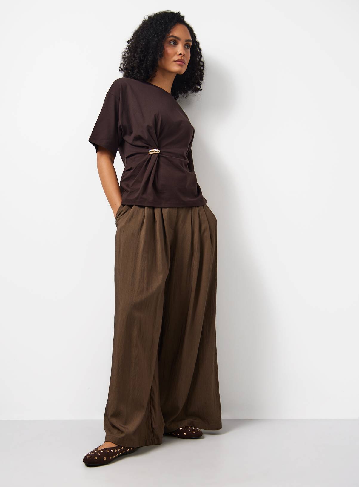 Brown Hardware Twist Detail T-Shirt 6 - Image 2