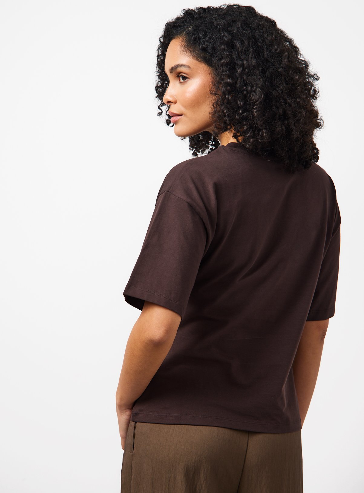 Brown Hardware Twist Detail T-Shirt 6 - Image 4 thumbnail