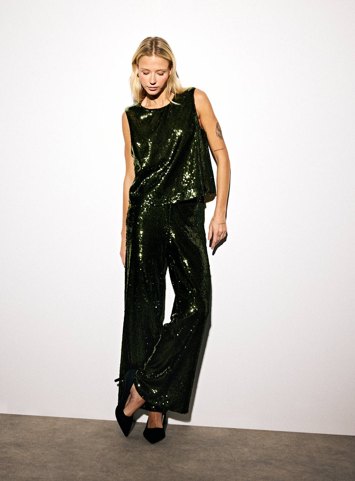 Green Sequin Embellished Wide Tailored Trousers 8R - Image 2