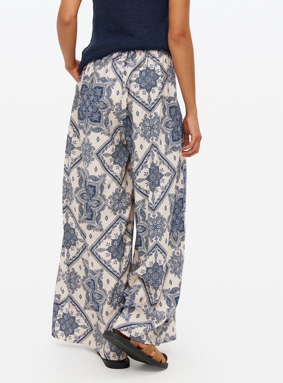 Ivory & Blue Wide Leg Scarf Print Palazzo Trousers 22 - Image 4 thumbnail