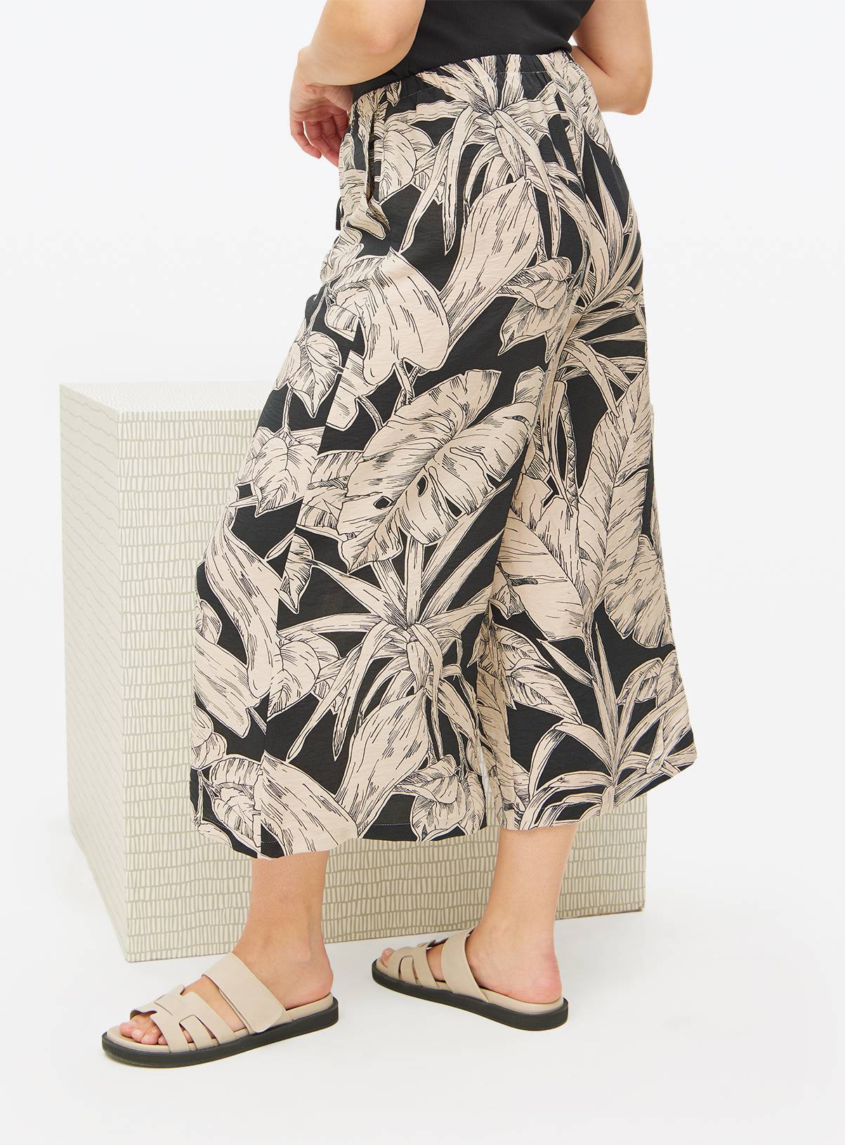 Tu x Scion Parlour Palm Printed Culottes 14 - Image 4
