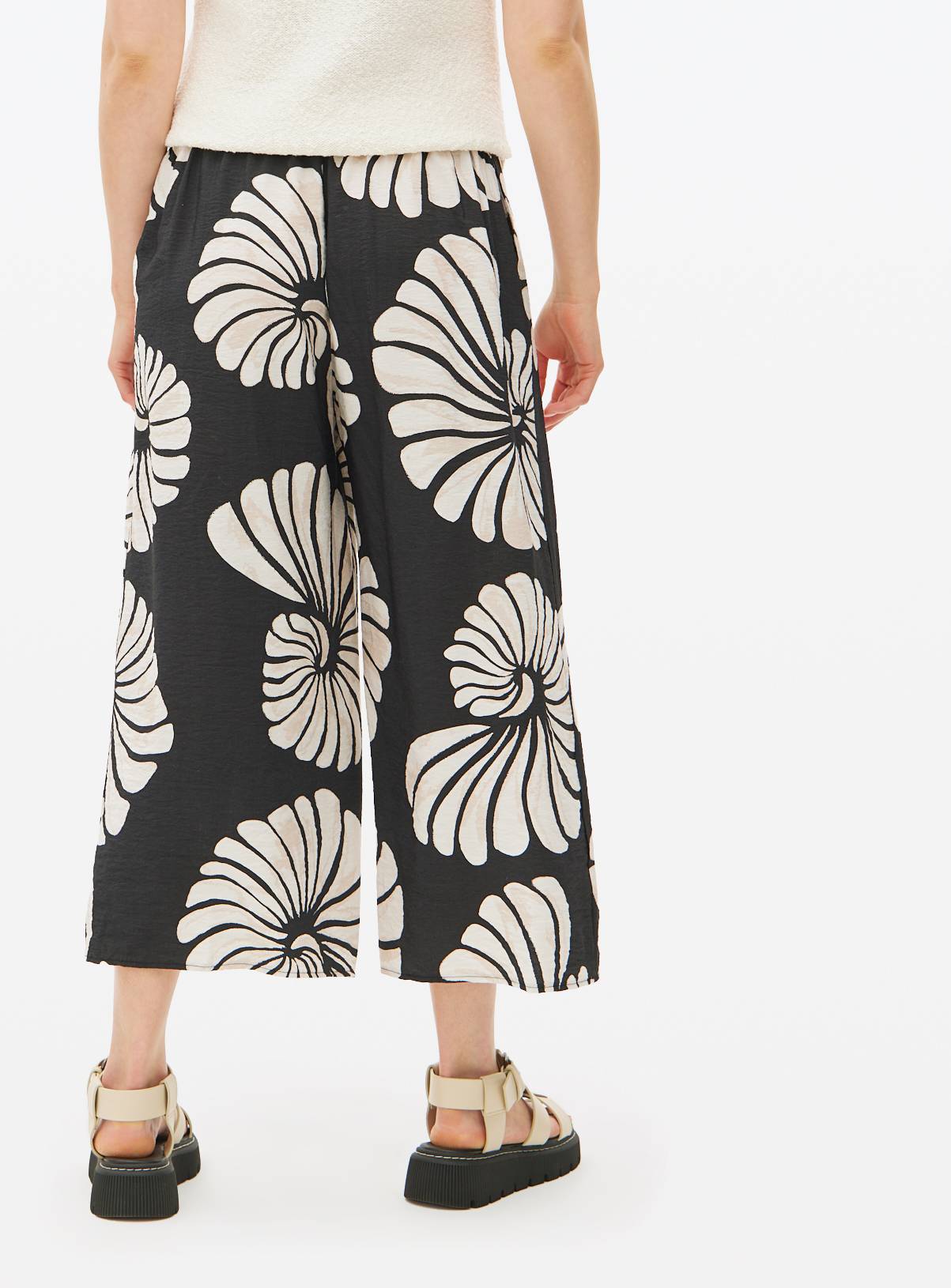 Shell Printed Wide Leg Culottes 24 - Image 4
