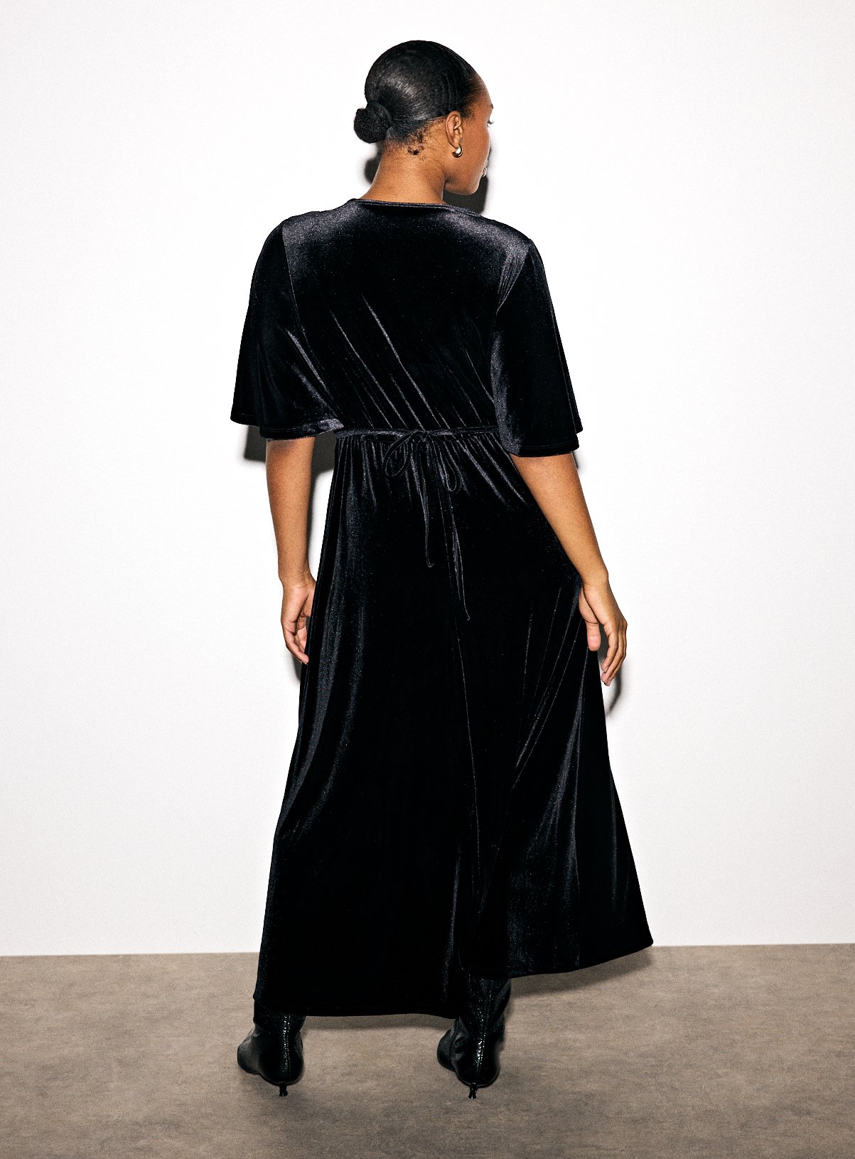 Black Velvet Midaxi Tea Dress 18 - Image 4 thumbnail