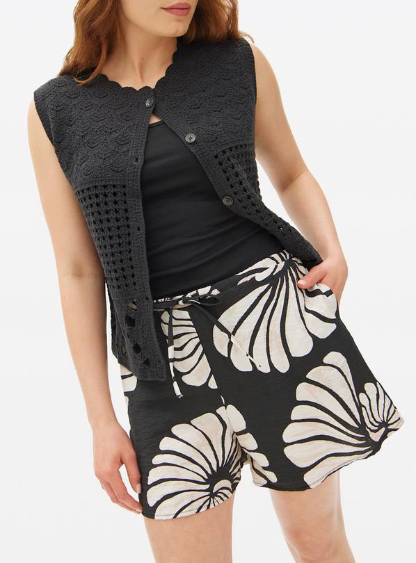 Mono Shell Printed Drawstring Shorts 14
