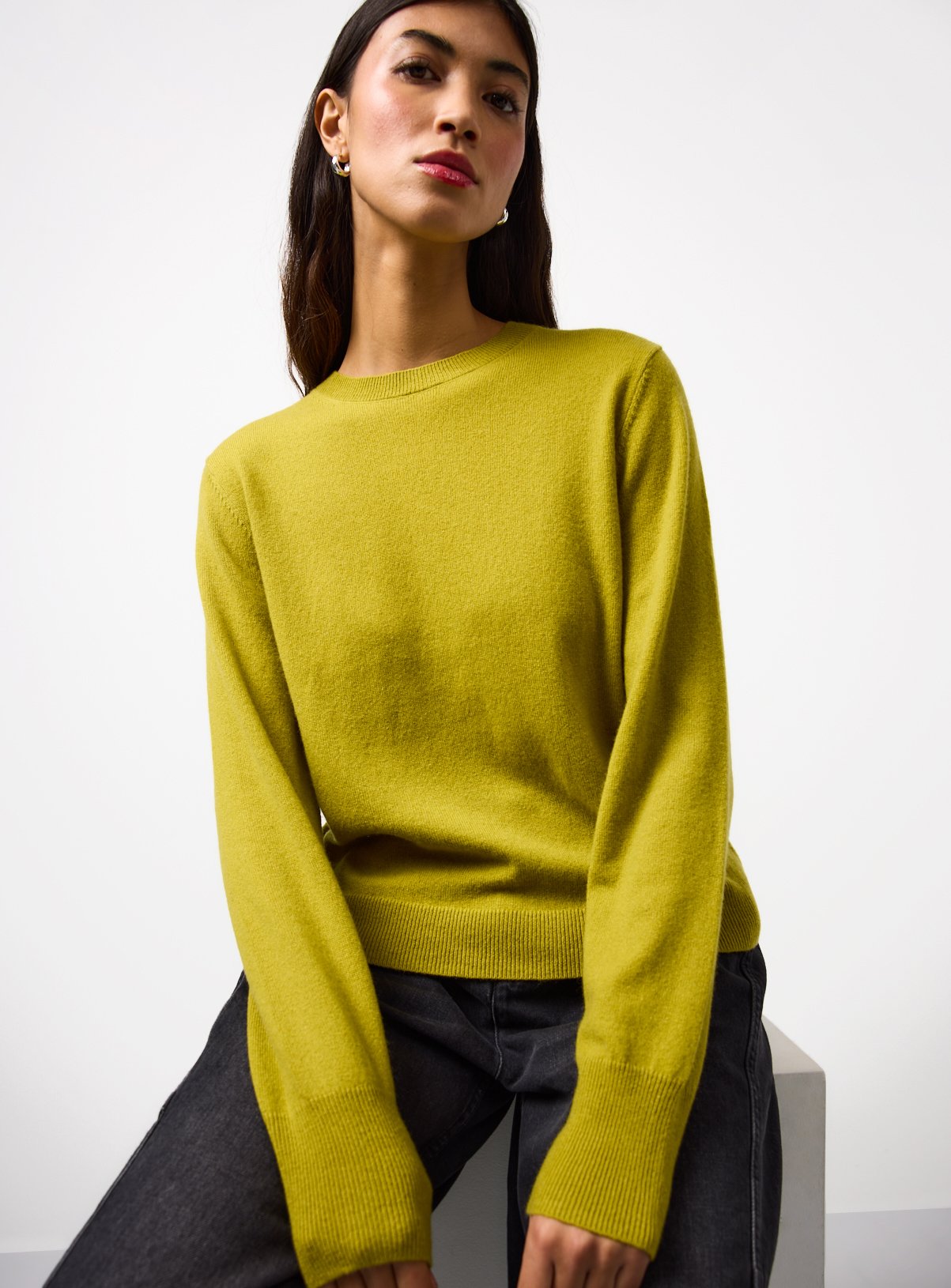 Green Premium Cashmere Crew Neck Jumper 8 - Image 1 thumbnail