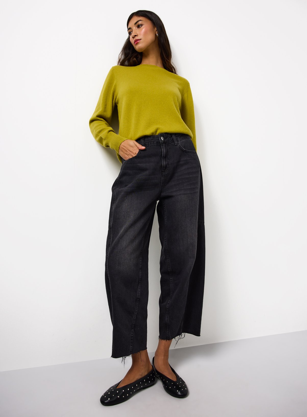 Green Premium Cashmere Crew Neck Jumper 8 - Image 2 thumbnail