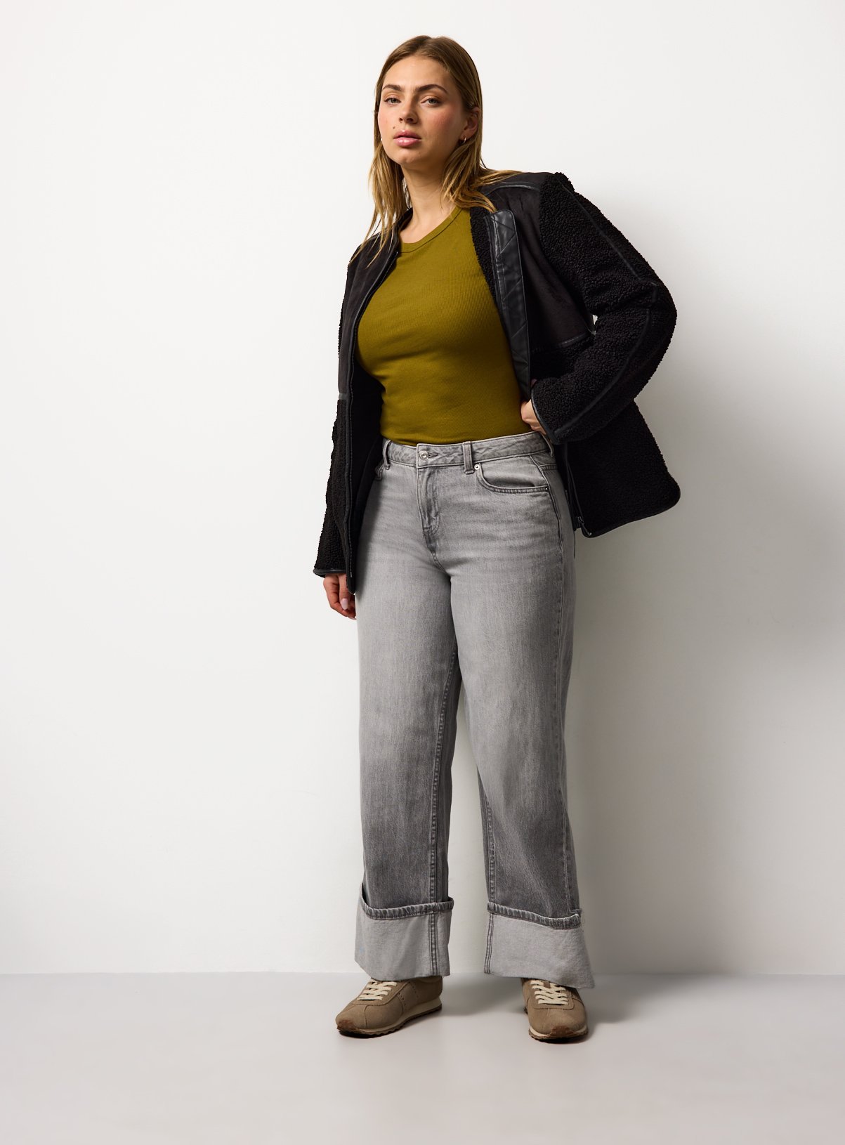 Black Zip Through Faux Shearling Jacket XL - Image 2 thumbnail