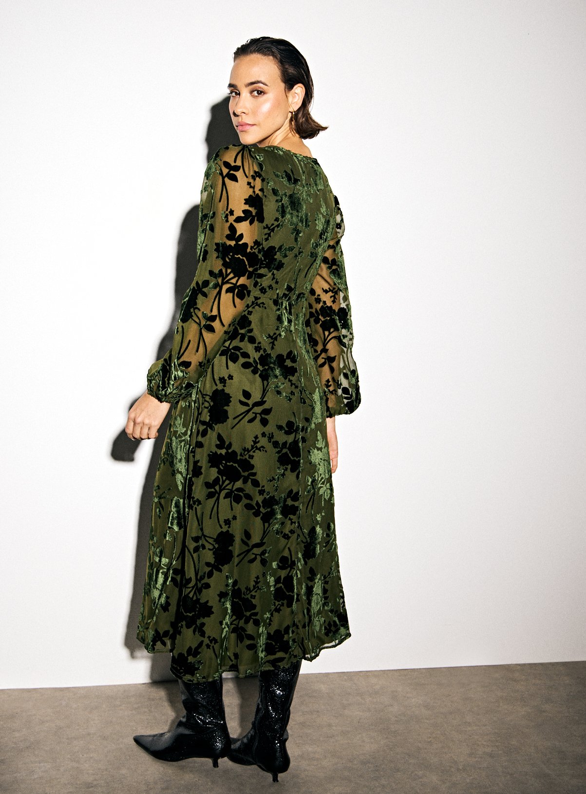 Green Floral Velvet Midaxi Tea Dress 14 - Image 2 thumbnail