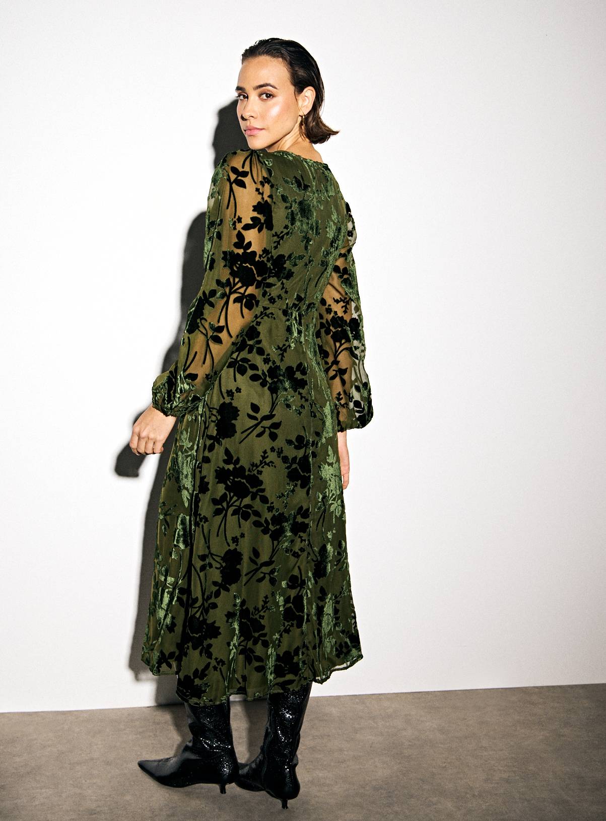 Green Floral Velvet Midaxi Tea Dress 14 - Image 2