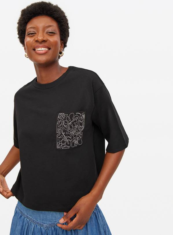 Black Pocket Embroidery Boxy T-Shirt XXL