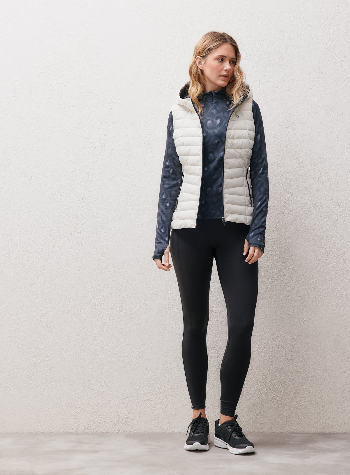 REAKTIV Cream Hooded Gilet L - Image 2 thumbnail