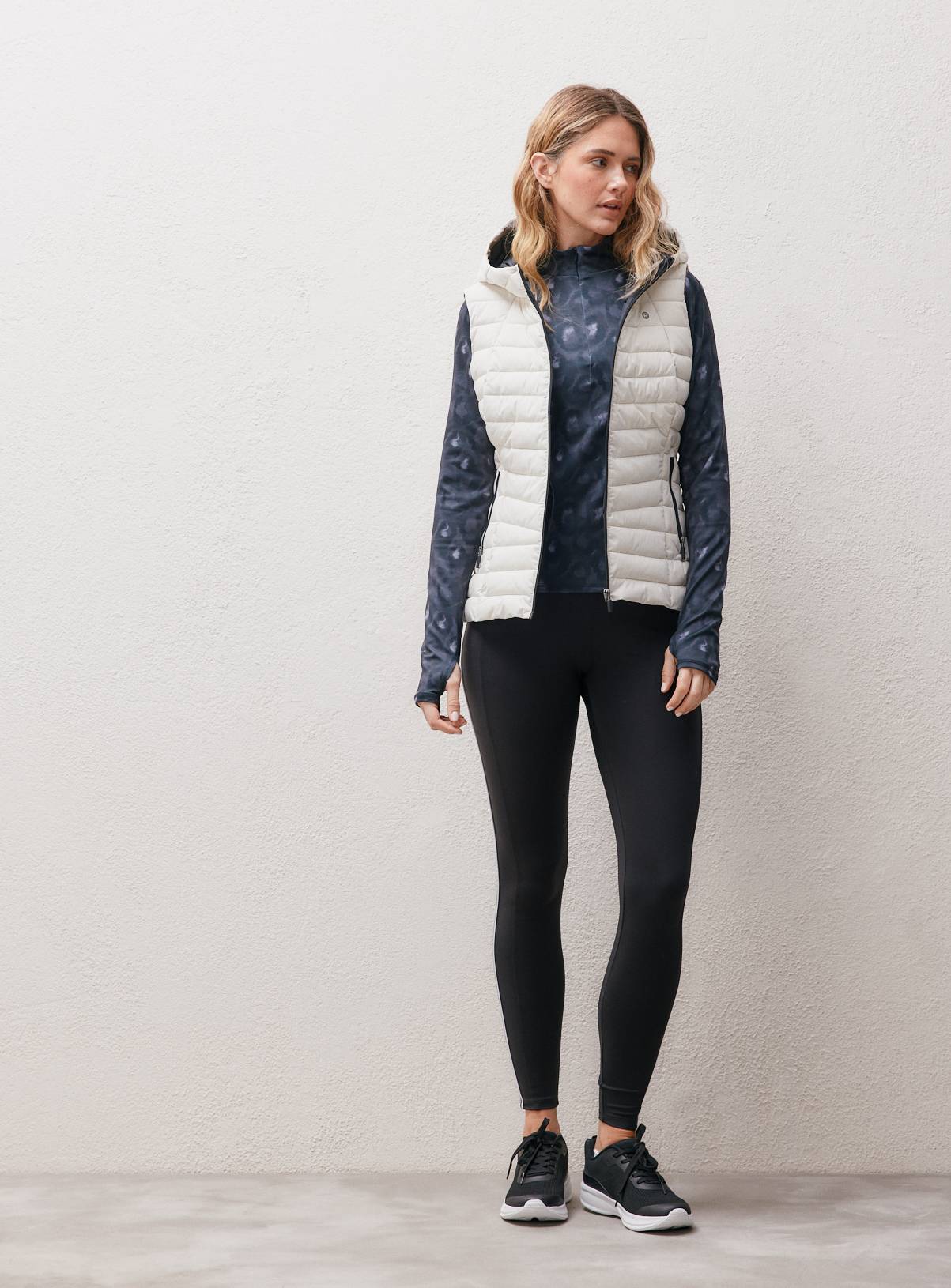 REAKTIV Cream Hooded Gilet L - Image 2
