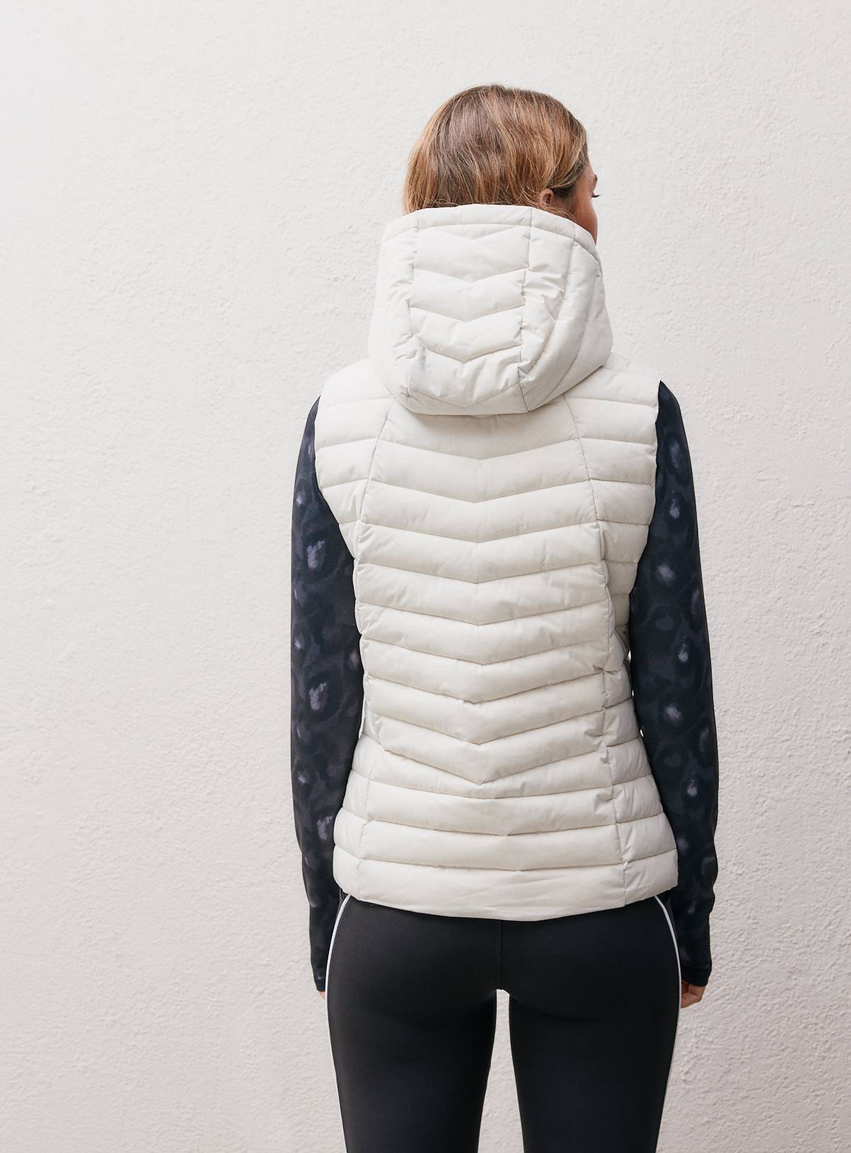 REAKTIV Cream Hooded Gilet L - Image 6