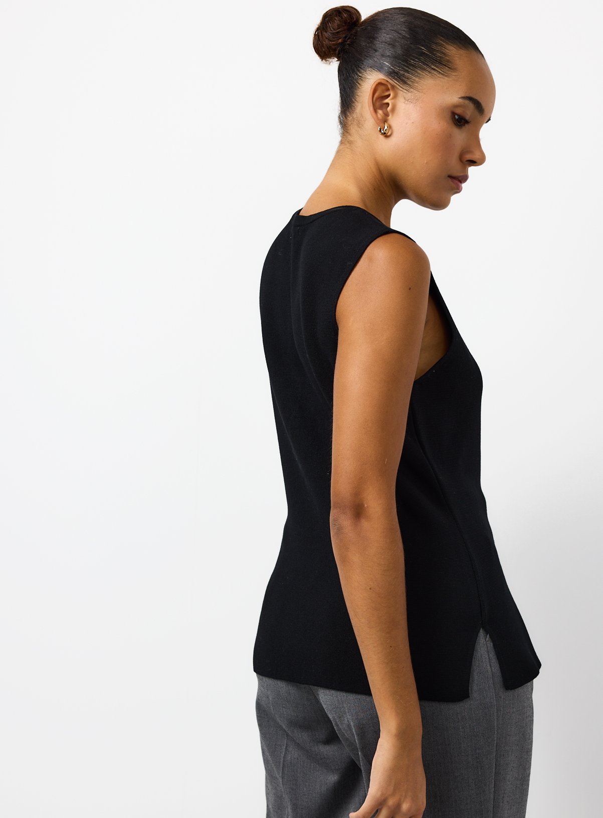 Black Compact Knit Sleeveless Vest 6 - Image 4 thumbnail
