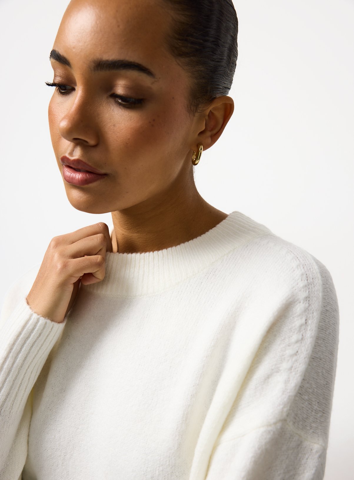 The Soft Cream Knitted Jumper 14 - Image 2 thumbnail