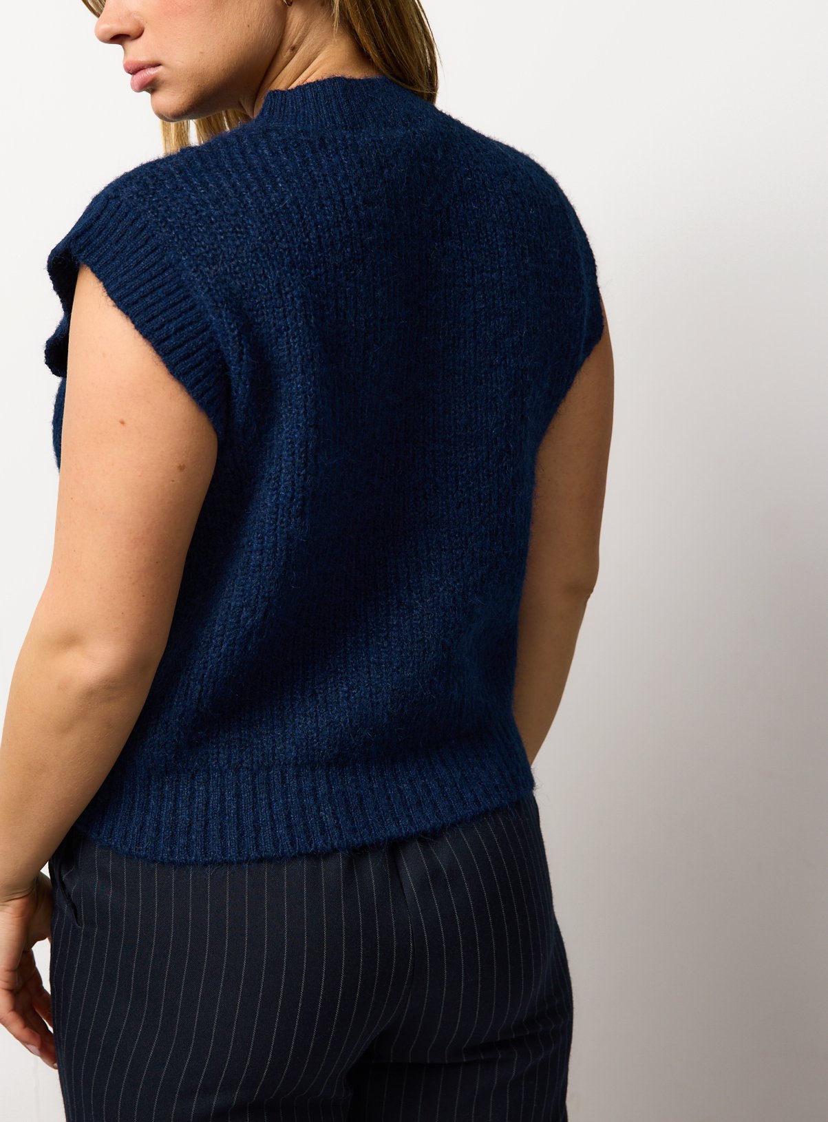 Navy Ribbed Knitted Tank Top M - Image 4 thumbnail