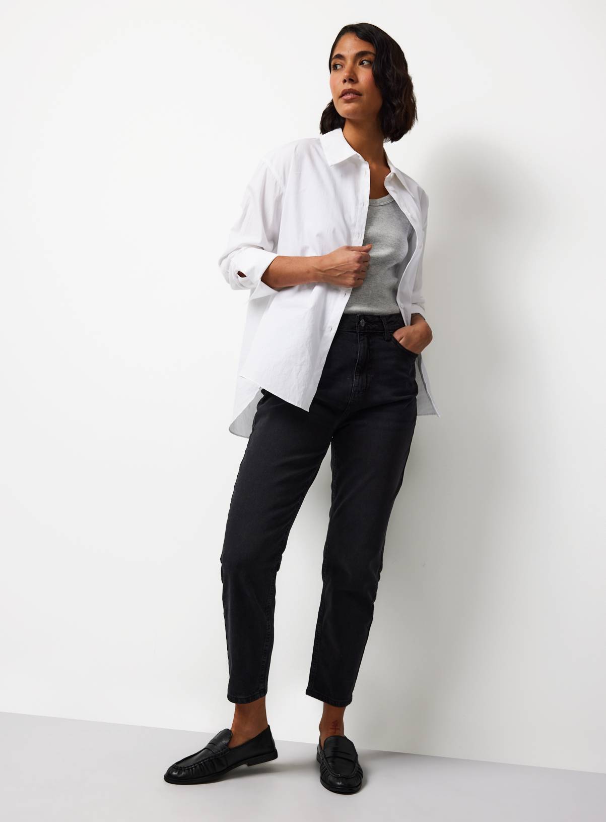 Black Washed Denim High Rise Mom Jeans 8L - Image 1