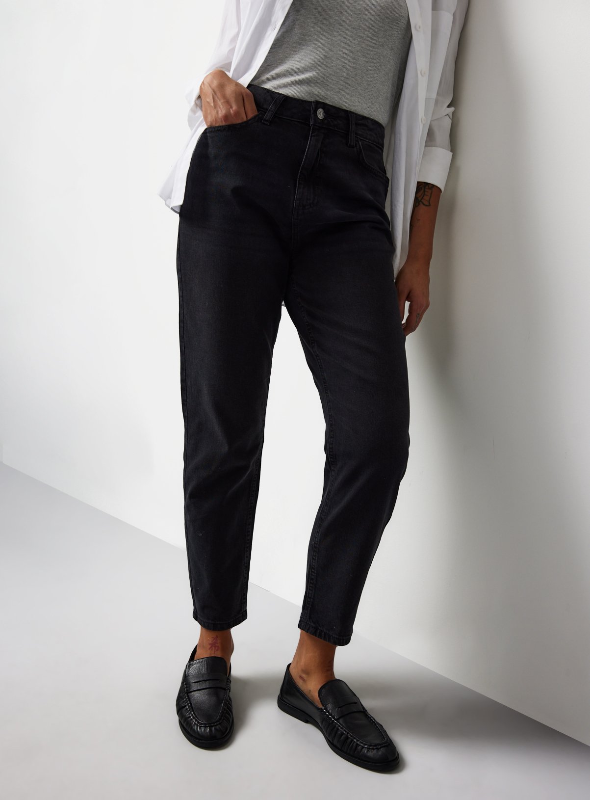 Black Washed Denim High Rise Mom Jeans 8L - Image 2 thumbnail