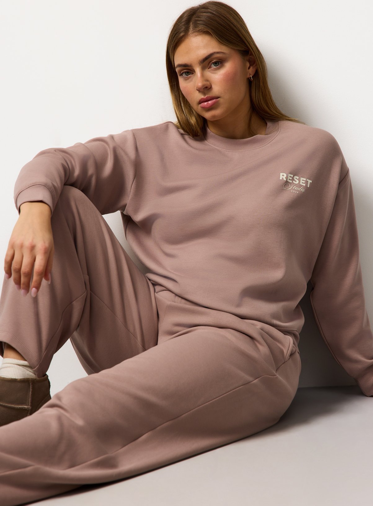 The Soft Barrel Leg Coord Joggers L - Image 2 thumbnail