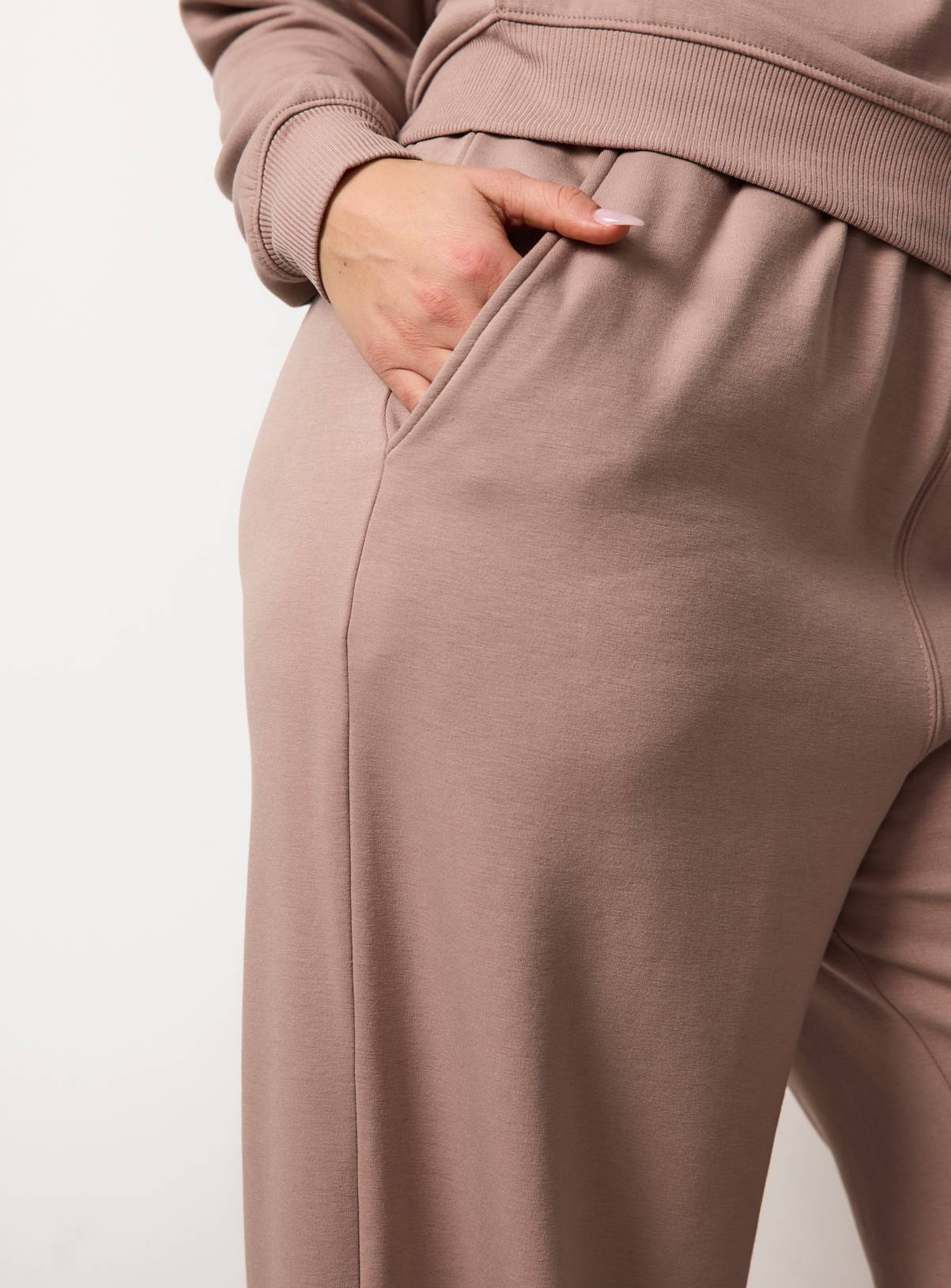 The Soft Barrel Leg Coord Joggers L - Image 3