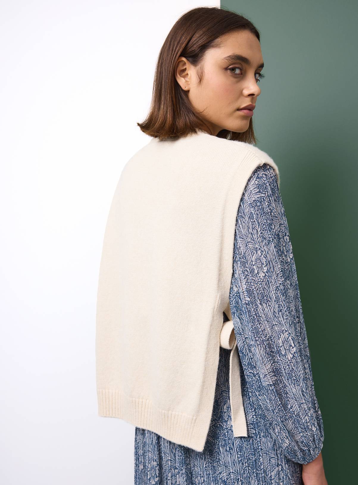 Tu x Morris & Co. Cream Marigold Knitted Side-Tie Vest S - Image 4