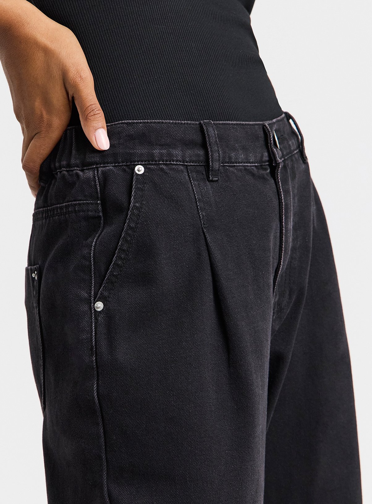 SIMPLY BE Pleat Detail Wide Leg Jeans Black 30R - Image 4 thumbnail