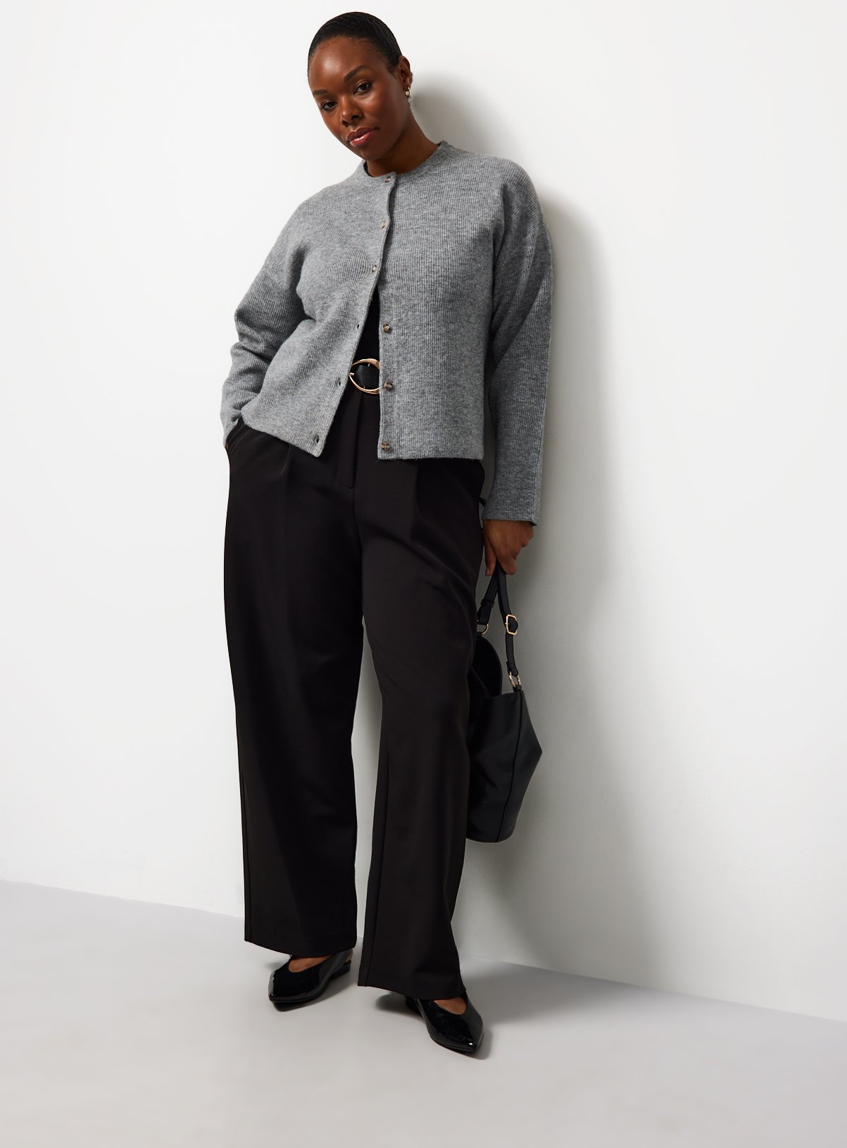 Grey Cosy Yarn Button Up Boxy Cardigan 18 - Image 2 thumbnail