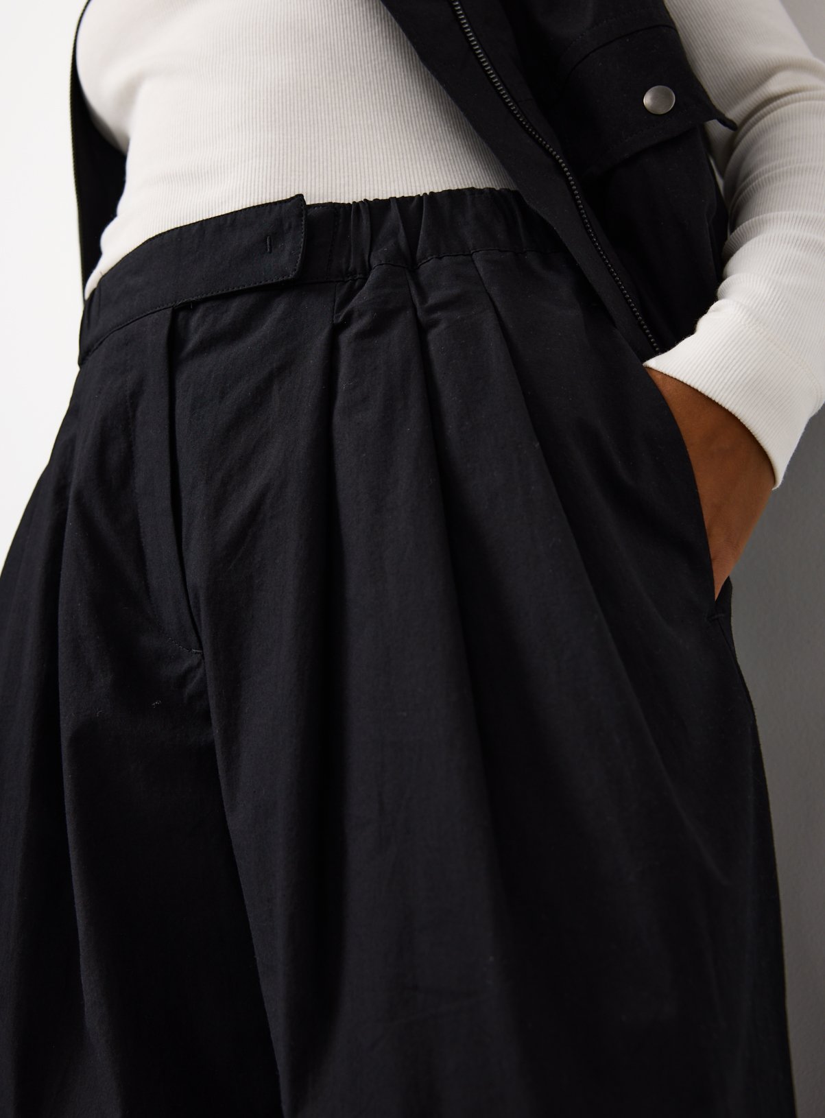 Black Pleated Wide Leg Poplin Trousers 18 - Image 3 thumbnail