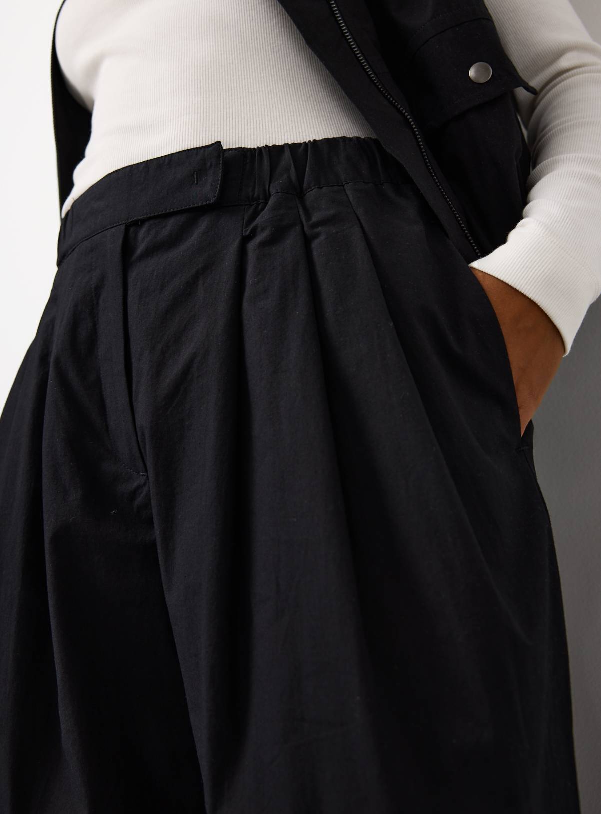 Black Pleated Wide Leg Poplin Trousers 18 - Image 3