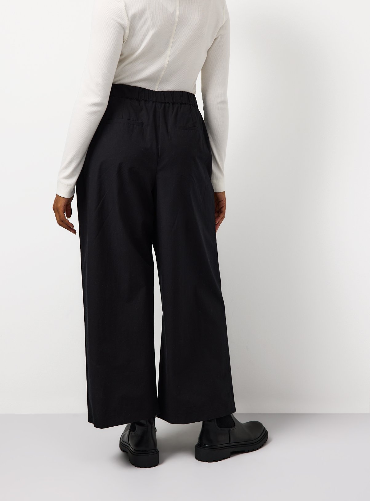 Black Pleated Wide Leg Poplin Trousers 18 - Image 4 thumbnail