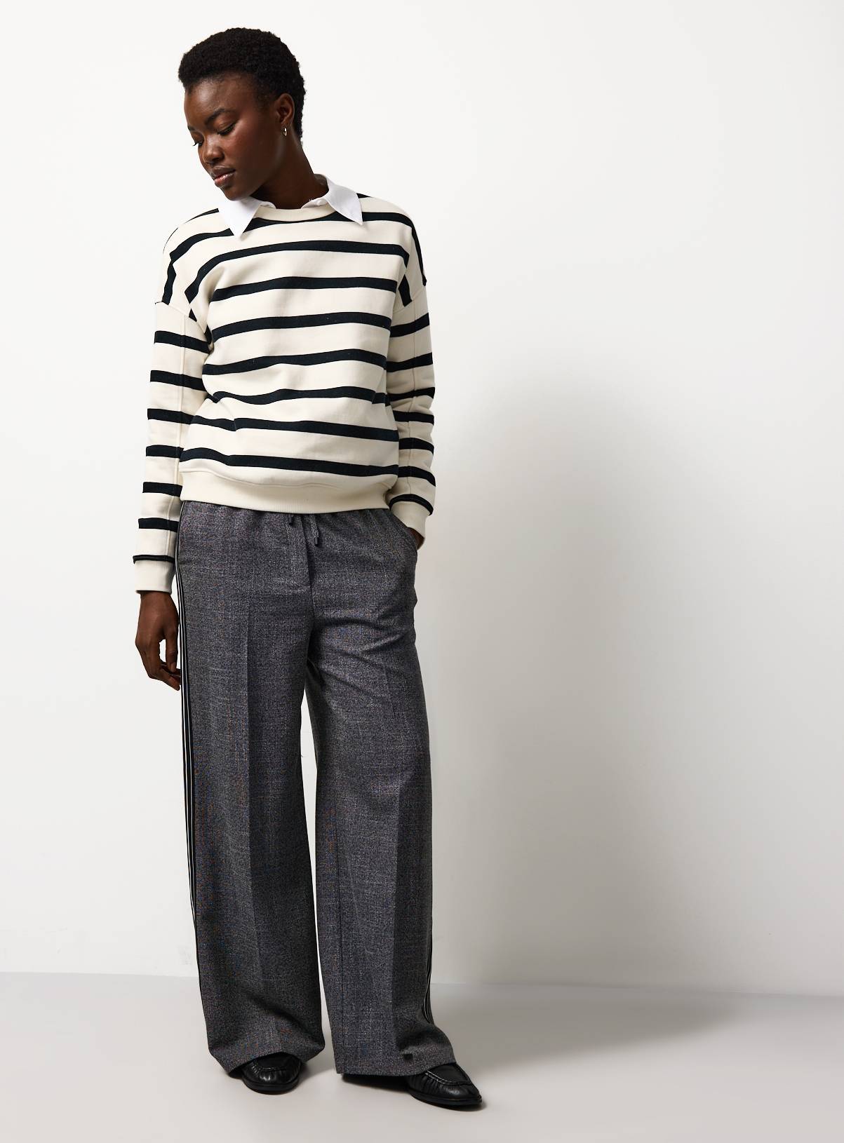 Salt & Pepper Wide Leg Pull On Trousers 8R - Image 3