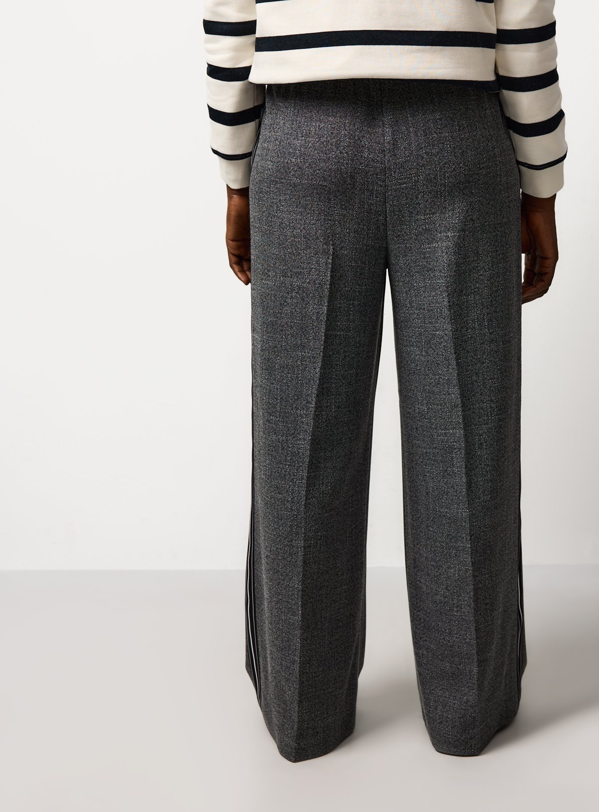 Salt & Pepper Wide Leg Pull On Trousers 8R - Image 4 thumbnail