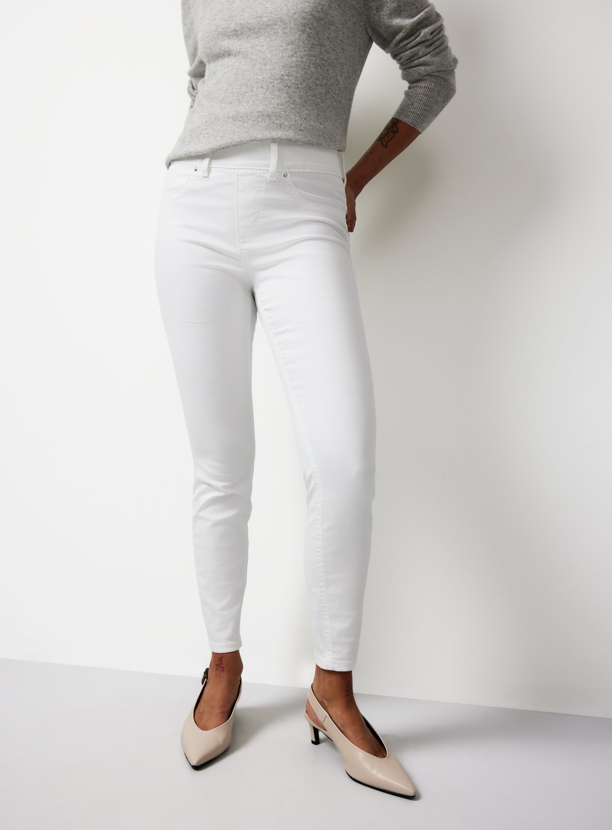 White Mid Rise Jeggings 18 - Image 2 thumbnail