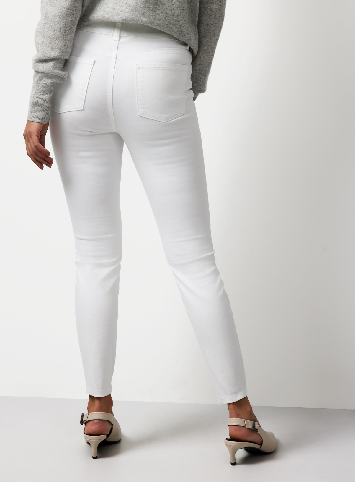 White Mid Rise Jeggings 18 - Image 4 thumbnail