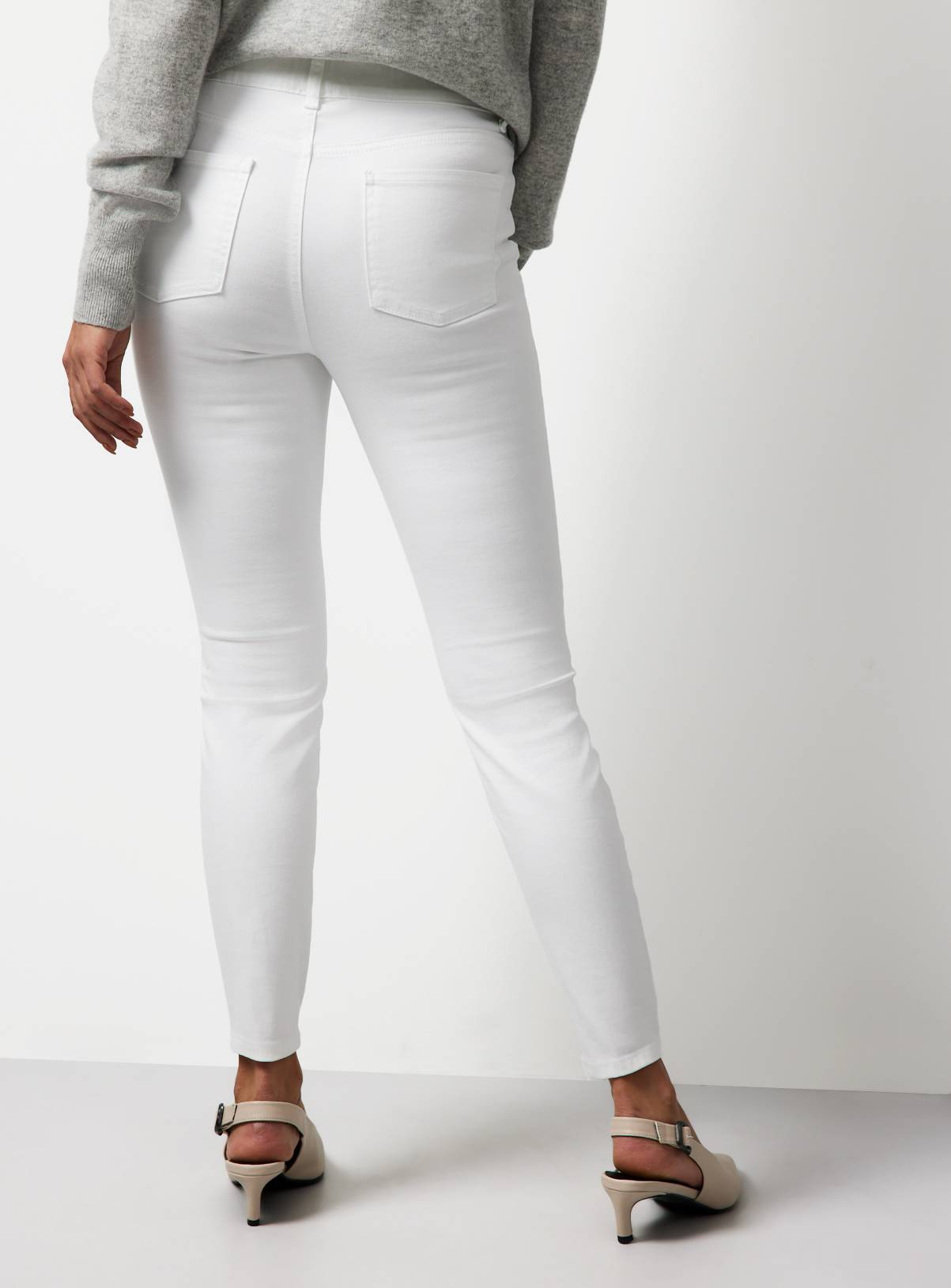 White Mid Rise Jeggings 18 - Image 4