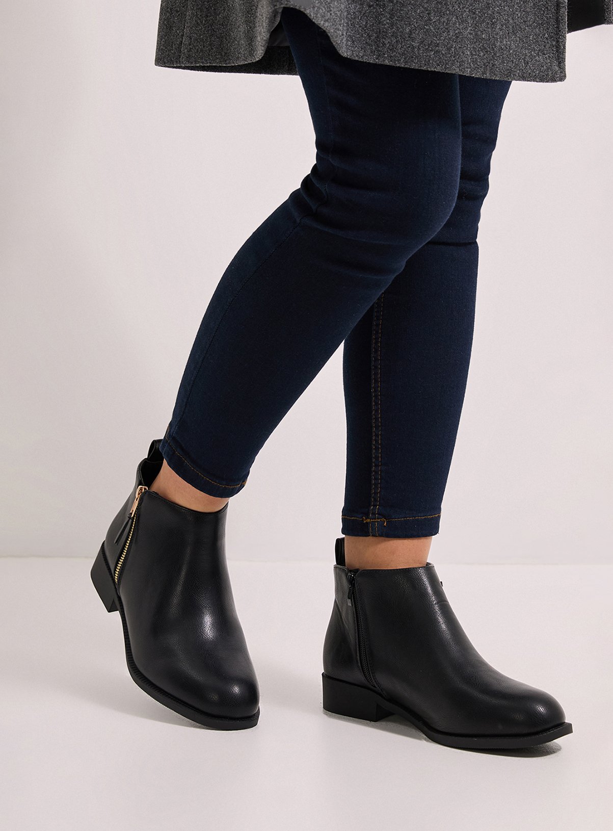 DOROTHY PERKINS Wide Fit Maddy Side Zip Flat Ankle Boots Black 3 - Image 1 thumbnail
