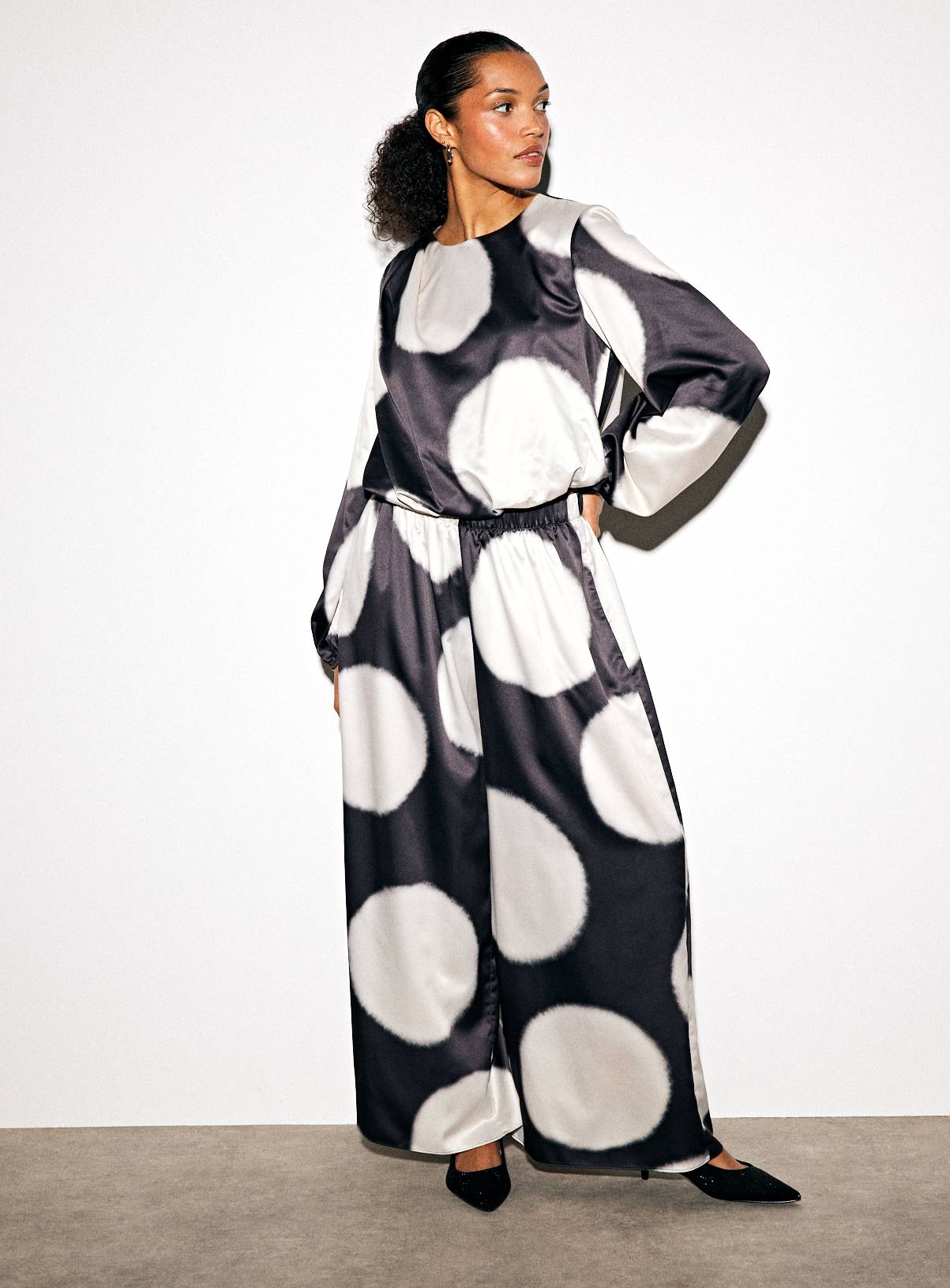 Monochrome Spot Printed Bubble Hem Blouse 12 - Image 2