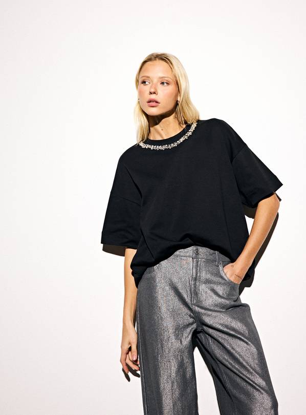 Black Embellished Necklace Tee M