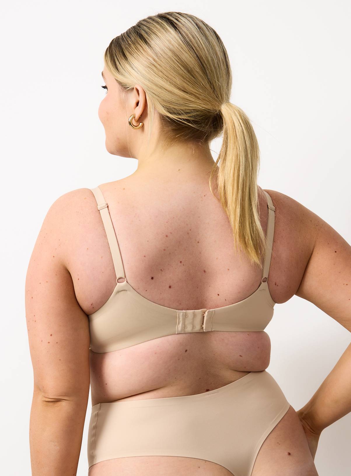 Flexform™ Nude Padded Plunge Bra XXXL - Image 4