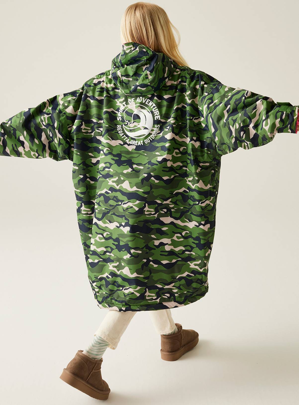 REGATTA Junior Unisex Waterproof Robe Camo 3-5 Years - Image 2