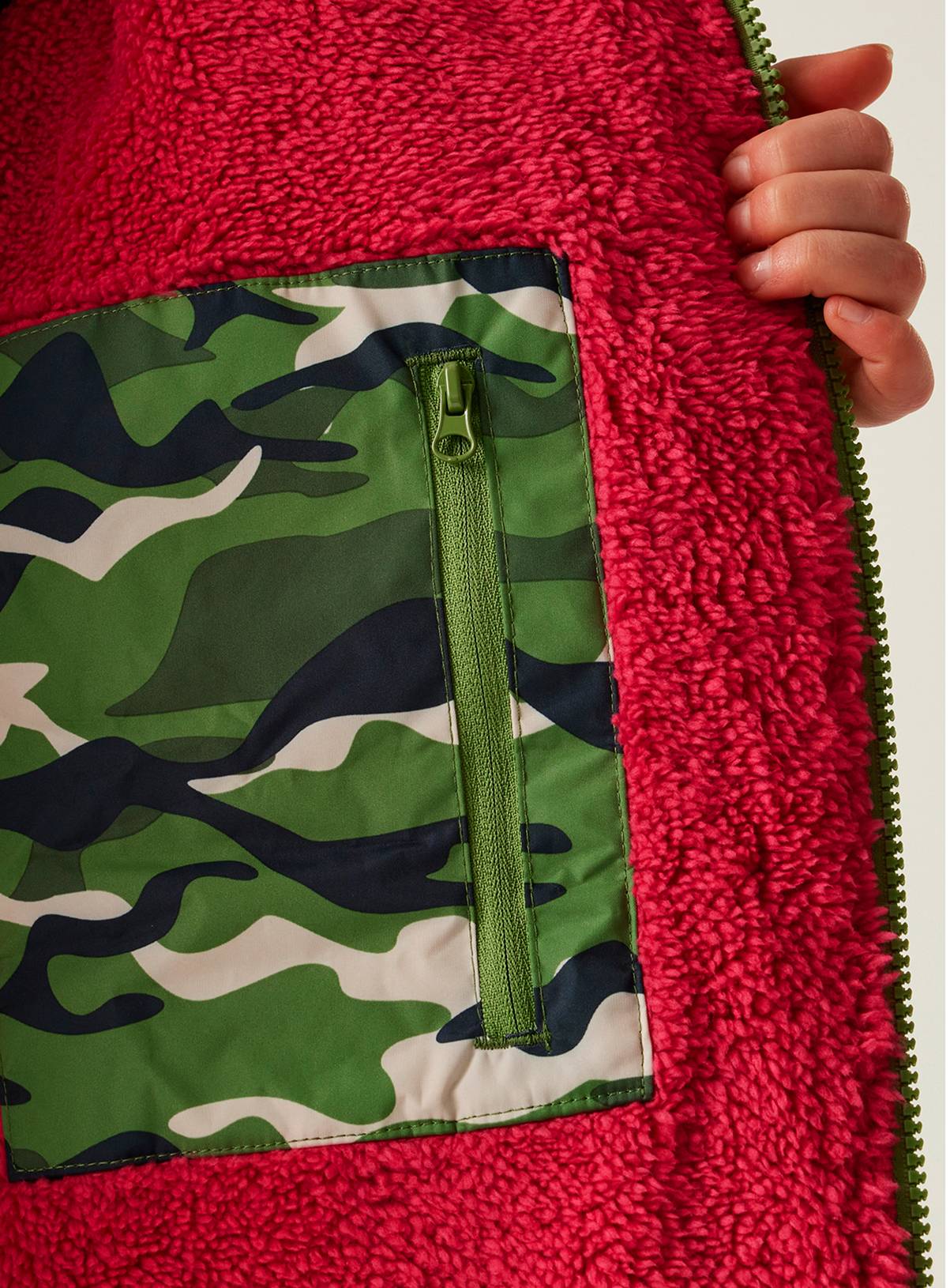 REGATTA Junior Unisex Waterproof Robe Camo 3-5 Years - Image 3