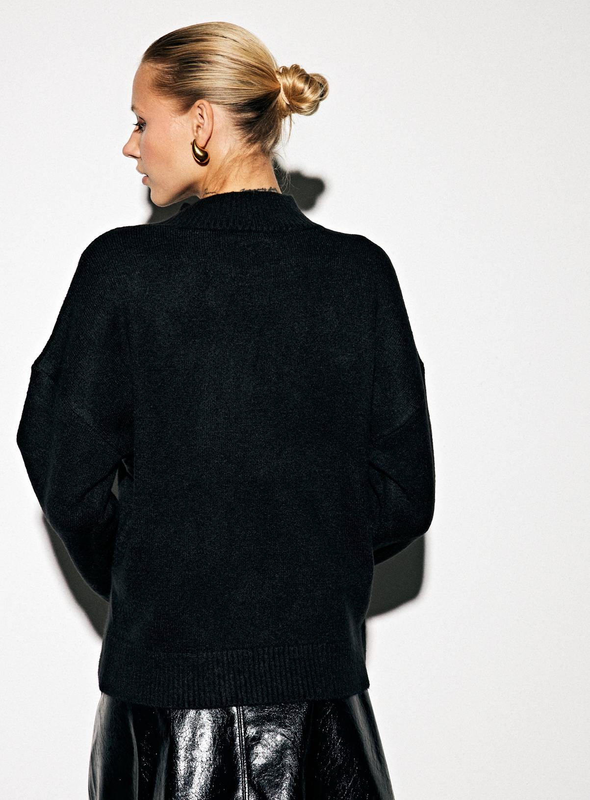 Black Scattered sequin Bow Jumper 8 - Image 4